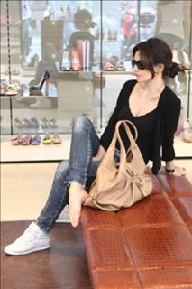 Rossella Brescia feet photo thumbnail