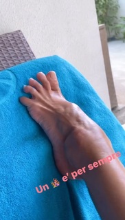 Rossella Brescia feet photo thumbnail