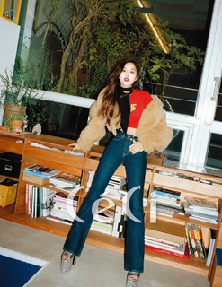 Rosé feet photo thumbnail