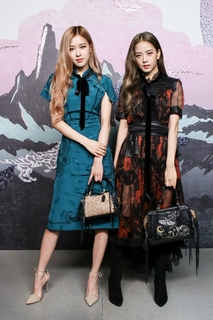 Rosé feet photo thumbnail
