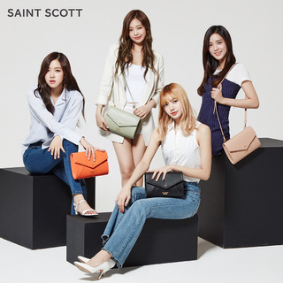 Rosé feet photo thumbnail