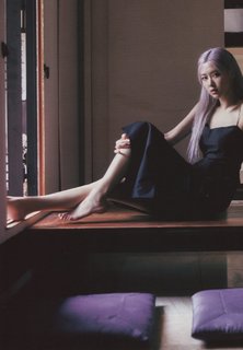 Rosé feet photo thumbnail