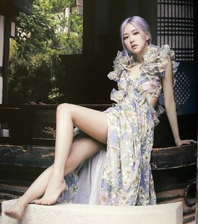 Rosé feet photo thumbnail