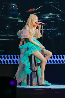 Rosé feet photo thumbnail