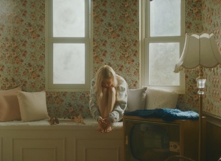 Rosé feet photo thumbnail