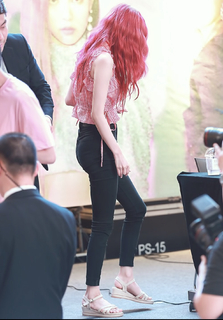 Rosé feet photo thumbnail