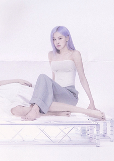 Rosé feet photo thumbnail