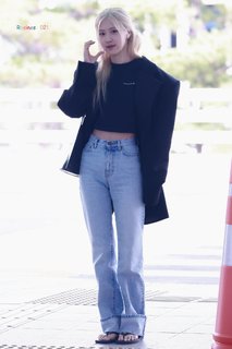 Rosé feet photo thumbnail
