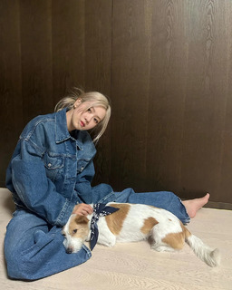 Rosé feet photo thumbnail