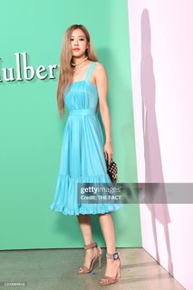 Rosé feet photo thumbnail