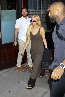 Rosé feet photo thumbnail