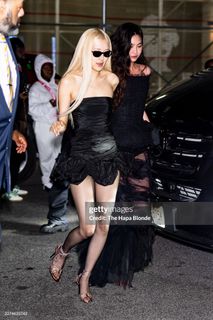 Rosé feet photo 12