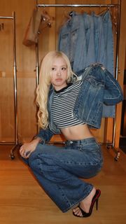 Rosé feet photo 5