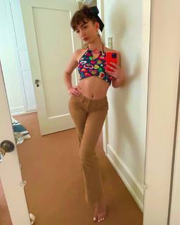 Rowan Blanchard feet photo thumbnail