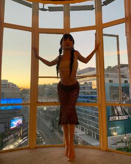 Rowan Blanchard feet photo thumbnail