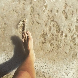 Roxana Castellanos feet photo 4