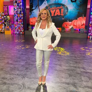 Roxana Castellanos feet photo 20