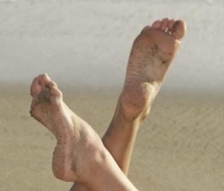 Roxanne Carrion feet photo thumbnail