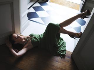 Roxanne McKee feet photo thumbnail