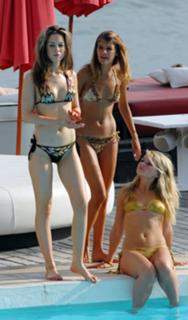 Roxanne McKee feet photo thumbnail