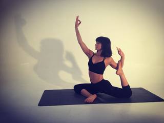 Roxy Shahidi feet photo 5