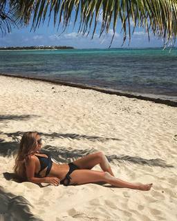 Roxy Striar feet photo 6