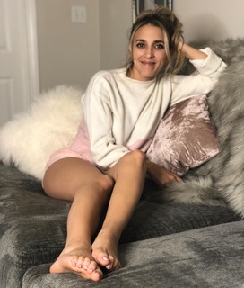 Roxy Striar feet photo 5