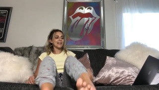 Roxy Striar feet photo 2