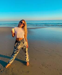 Roxy Striar feet photo 18