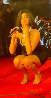 Rubi feet photo thumbnail
