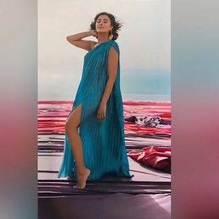 Rubi feet photo thumbnail