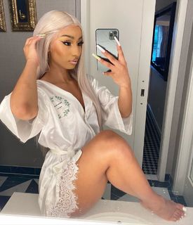 Rubi Rose feet photo thumbnail