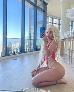 Rubi Rose feet photo thumbnail