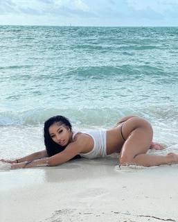 Rubi Rose feet photo thumbnail