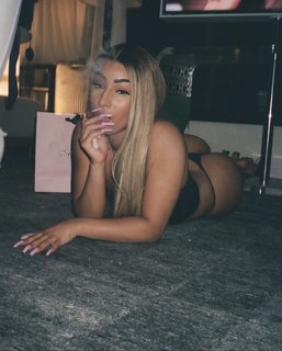 Rubi Rose feet photo thumbnail
