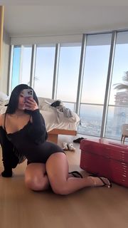 Rubi Rose feet photo thumbnail