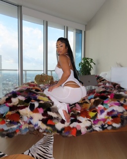 Rubi Rose feet photo thumbnail