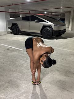 Rubi Rose feet photo thumbnail
