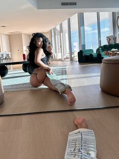 Rubi Rose feet photo thumbnail