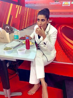 Rubika Liyaquat feet photo 9