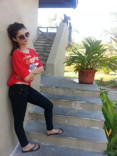 Rubina Dilaik feet photo thumbnail