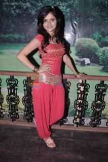 Rubina Dilaik feet photo thumbnail