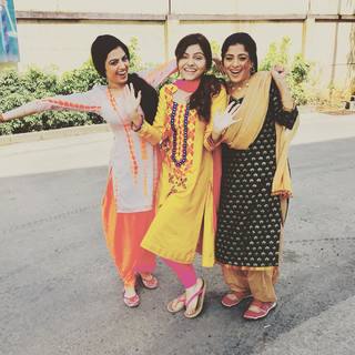 Rubina Dilaik feet photo thumbnail