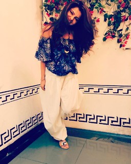 Rubina Dilaik feet photo thumbnail