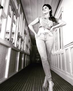 Rubina Dilaik feet photo thumbnail