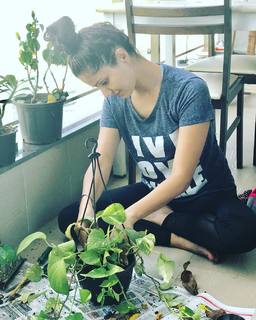 Rubina Dilaik feet photo thumbnail