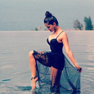 Rubina Dilaik feet photo thumbnail