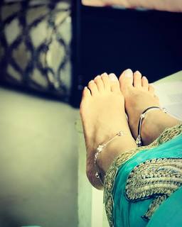 Rubina Dilaik feet photo thumbnail