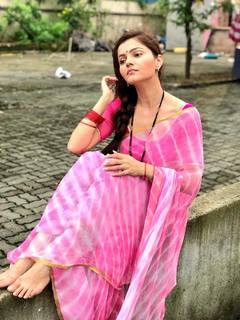 Rubina Dilaik feet photo thumbnail