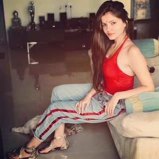 Rubina Dilaik feet photo thumbnail